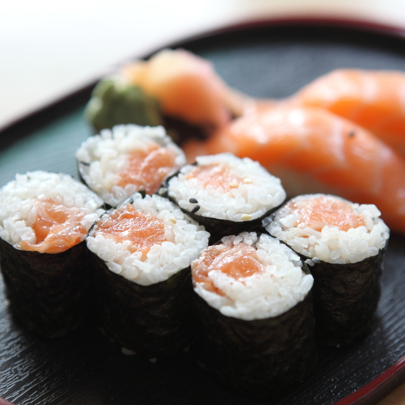sushi al salmone